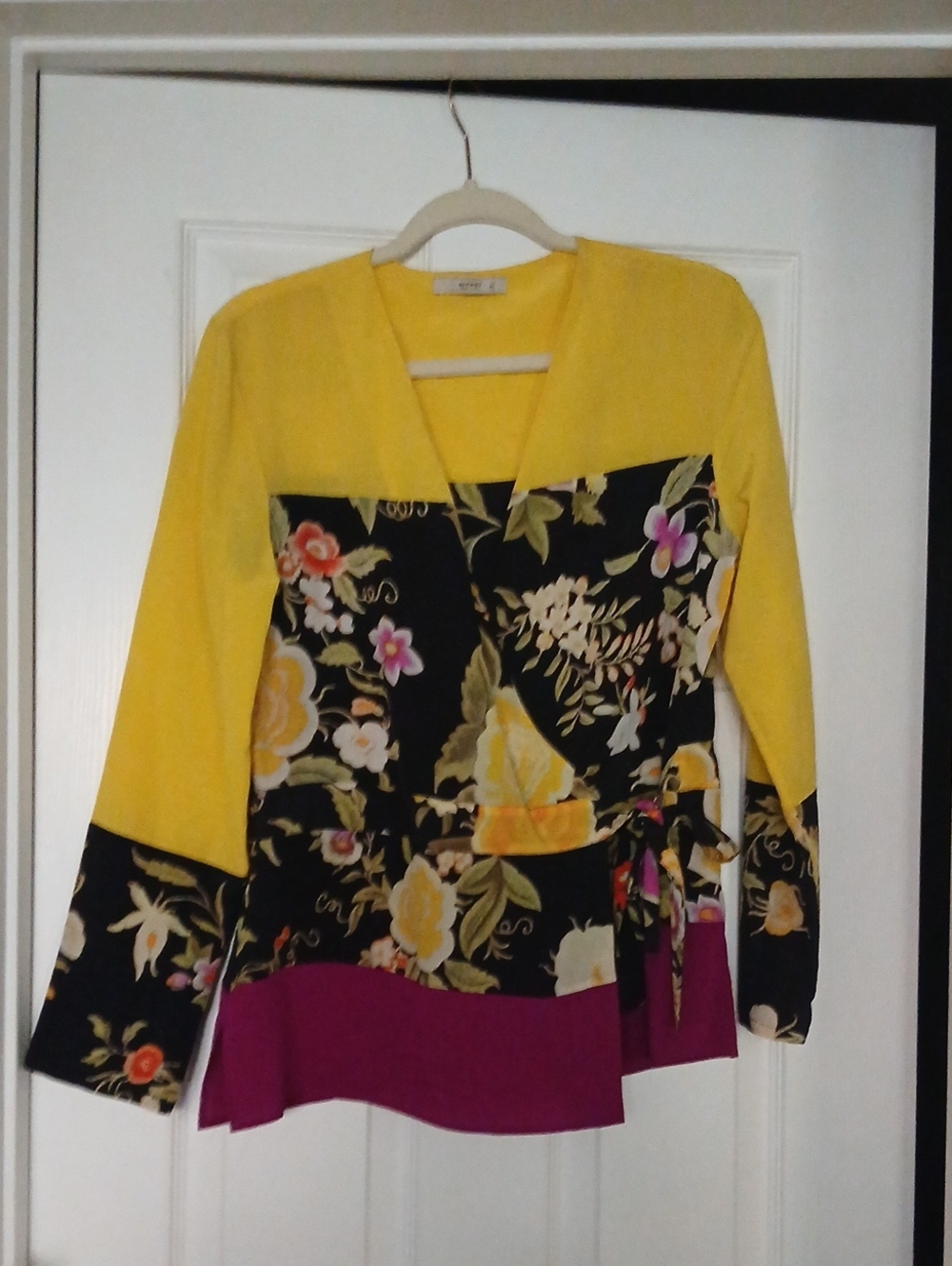 Etro Yellow V-Neck Floral Wrap Sweater with Magenta Hem